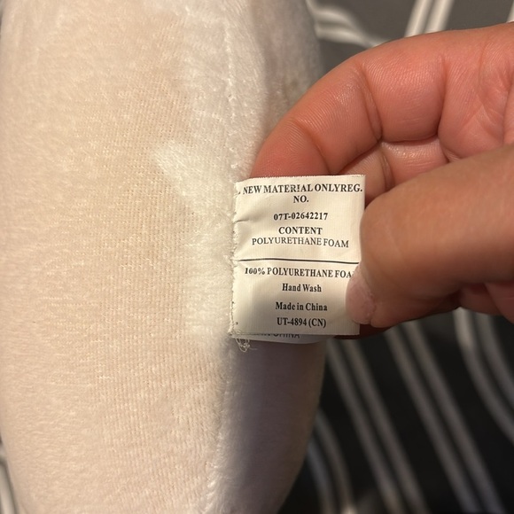 Unicorn travel neck pillow - Picture 7 of 7